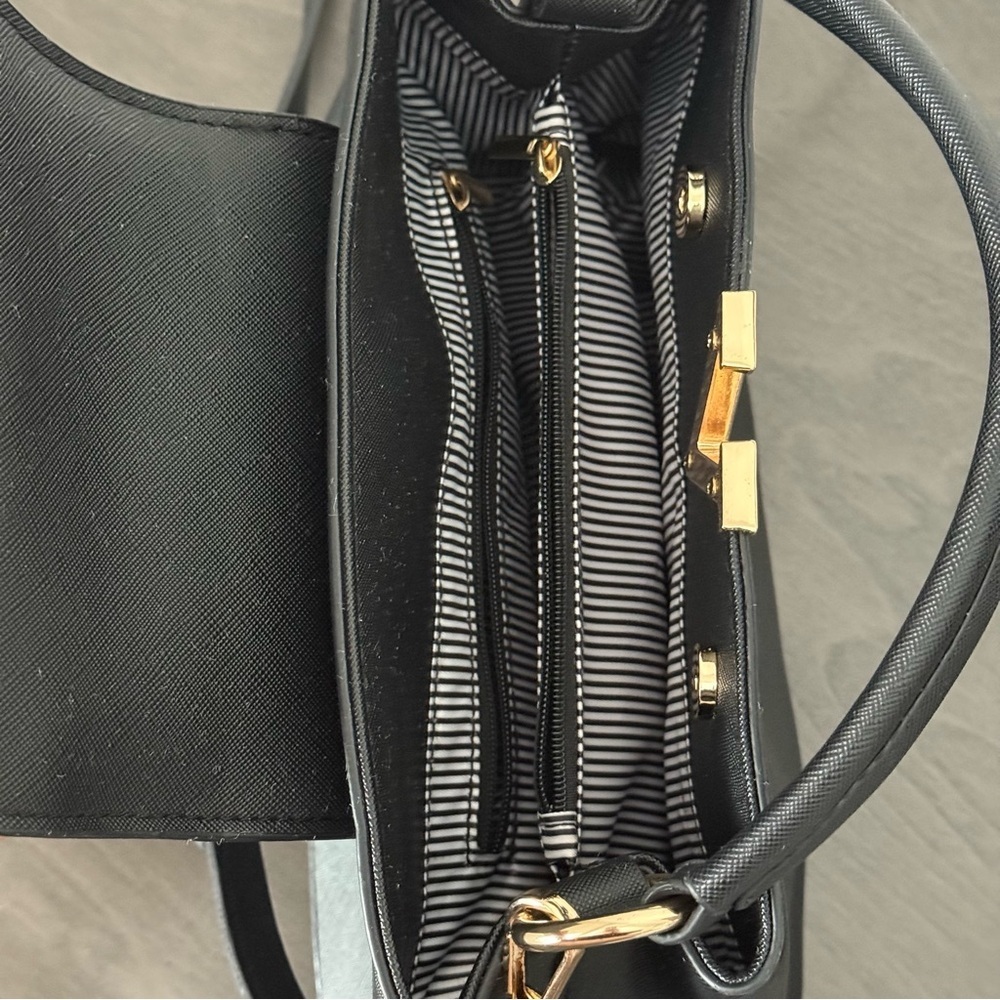 Elegant Black Letter V Crossbody Bag Gold Accent - Picture 7 of 10